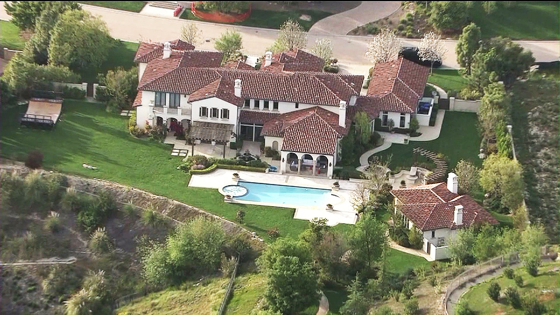 The Hottest Homes Of Celebs Under 25 The House Shop Blog