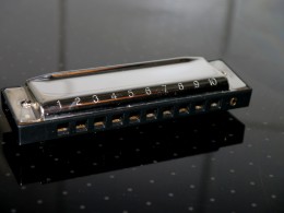 harmonica-641425_1920