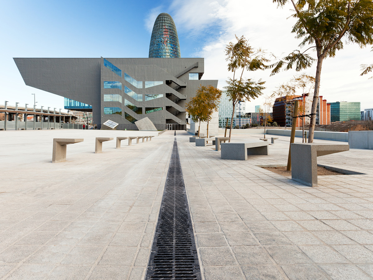 Property value and hidden infrastructure: the role of drainage channels in outdoor design